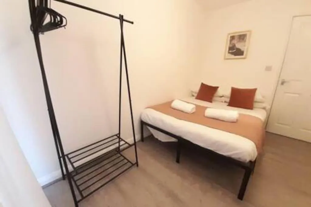 Cosy - Stylish - Close To Centre Cardiff 0*,